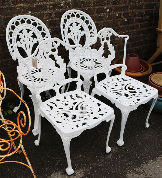 4 painted garden chairs(-)